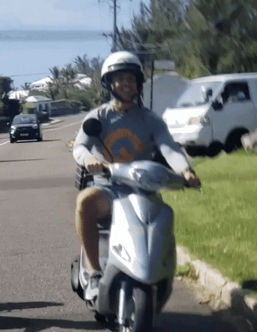 Coursier indépendant sur scooter